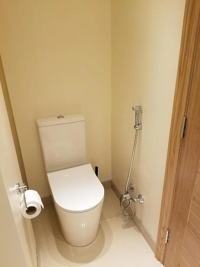 London Luxury Apartment 4 Bedroom Sleeps 12 People With 4 Bathrooms 1 Min Walk From Station Wanstead